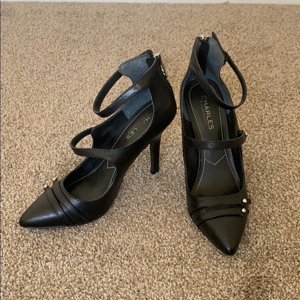 CHARLES by Charles David Black Pointed Pumps